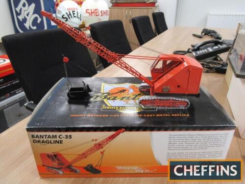 1:25 scale die-cast Bantam C-35 Dragline model, boxed and complete with crank handle
