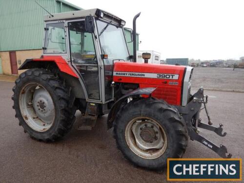 1995 MASSEY FERGUSON 390T 4cyl diesel TRACTOR Serial No. 5724D07151 This Highline Plus model is stated to be in very good condition and is equipped with Heva front linkage, 12/12 transmission, left hand reverse and right hand gear lever. The 340/85-38 rea