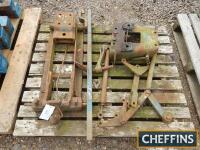 Ford 5000 pick-up hitch, complete with drawbar
