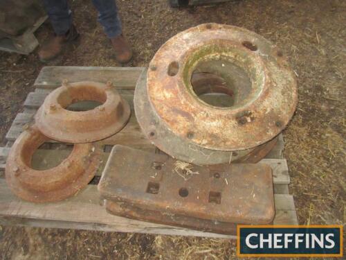 Qty of circular wheel weights and 2no. Fordson slab weights