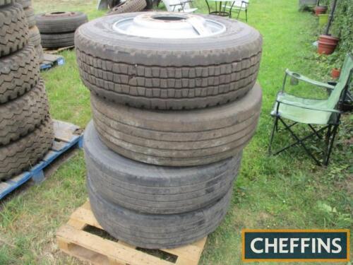 265/70R 19.5 10 stud wheels and tyres (4)