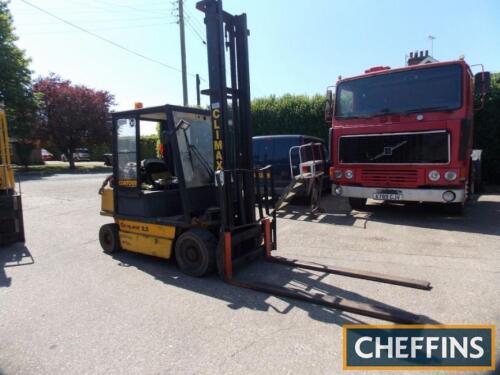 Climax Conquest 2.5tonne fixed mast diesel forklift Fitted with cab