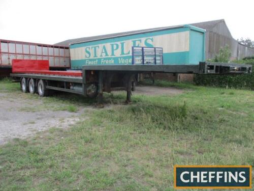 13.6metre tri-axle step frame trailer with air suspension