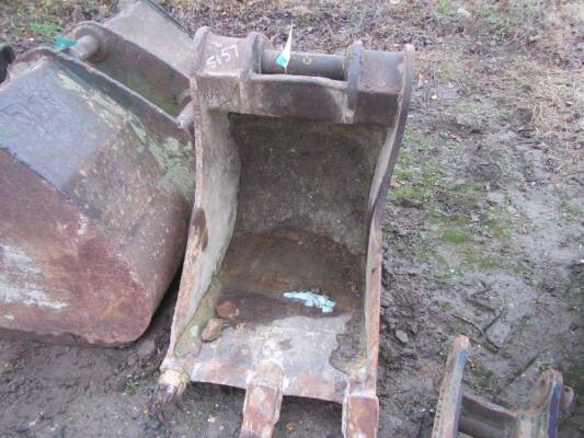 13 Ton Excavator 2ft Bucket