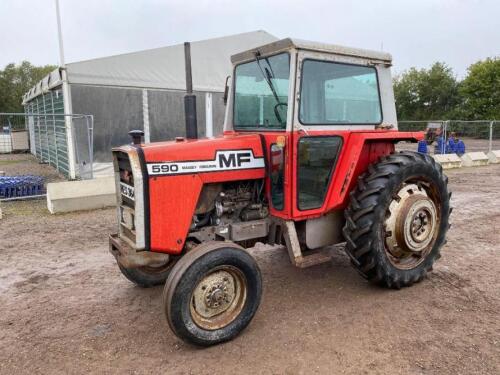 Massey Ferguson 590 Tractor c/w standard gearbox