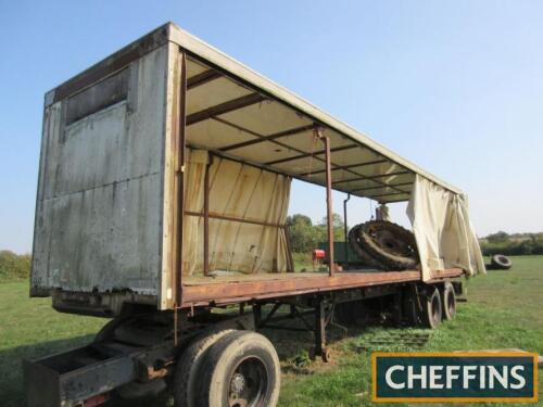 30ft tandem axle curtainsider trailer (dolly not included)