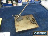 Engineers surface plate height gauge and V block clamp (3)