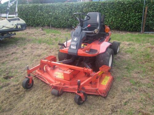 Kubota F2560 out front mower