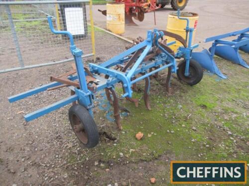 Ransomes cultivator, complete with hoeing kit