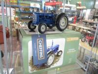 Universal Hobbies Fordson Super Major 1:16 scale model. Missing air cleaner top.