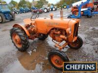 ALLIS CHALMERS D272 3cylinder diesel TRACTOR Stated to be an older restoration fitted with a Perkins 3cylinder engine and hydraulic lift