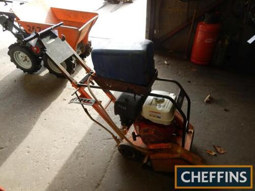 Clipper 14ins floor saw with Honda petrol engine