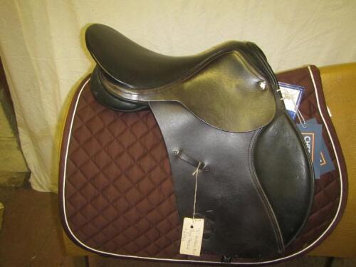 C Mountfort pony saddle 15in medium black