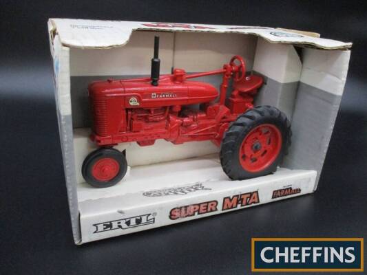 Ertl Super M-TA Farmall, 1:16 scale boxed die-cast