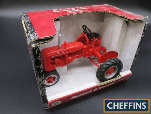 Ertl Farmall B tractor, 1:16 scale boxed die-cast