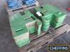 18no. John Deere 50kg leaf weights