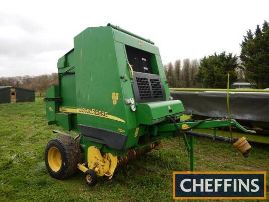 John Deere 592 HiFlow net wrap round baler