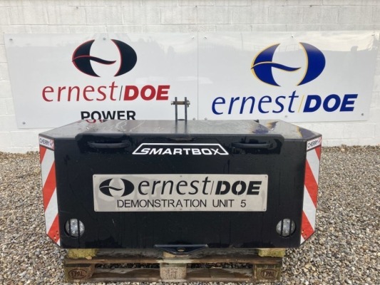 2018 CHERRY CBS SMALL SMARTBOX EX DEMONSTRATION C/W 800KG WEIGHT SOME STONE CHIPS, LIGHT SURFACE RUST - (SERIAL NO Q3695) (11163324)