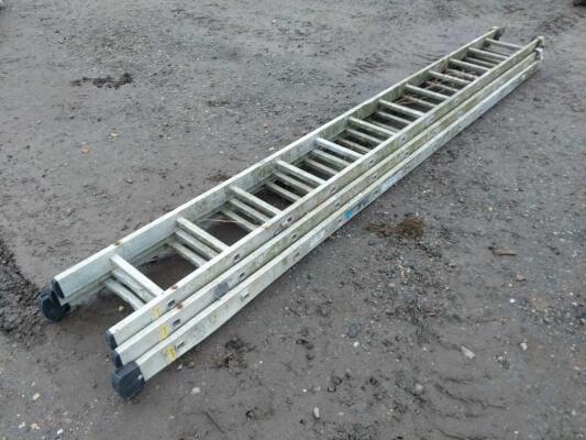 Extendable Triple Ladder C/C: 73269030