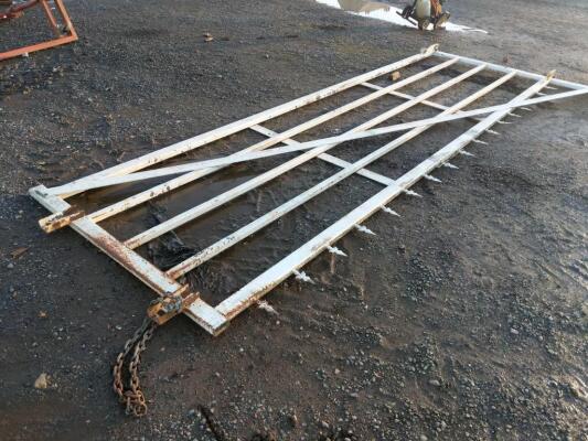 15ft Steel Farm Gate UNRESERVED LOT C/C: 73089098