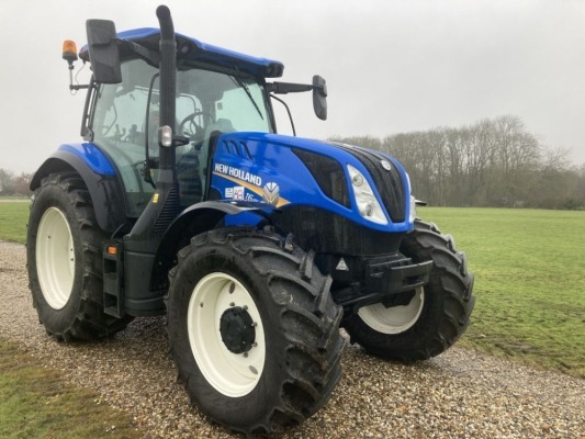 2019 NEW HOLLAND TRACTOR T6.180 135 HRS - FINANCE AVAILABLE WITH REMAINDER OF MANUFACTURERS WARRANTY.16 X 16 ELECTROCOMMAND TRANSMISSION 40KPH,SUSPENDED FRONT AXLE, AUTO-GUIDANCE READY,3 MECH REAR REMOTES, HYD PUSH-BACK HITCH, 600/65-R38 REAR TYRES, TWIN