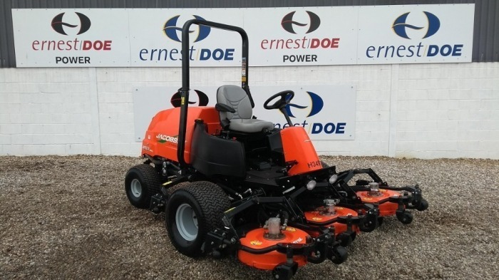 2015 JACOBSEN AR522 5 UNIT ROTARY D572 EX-HIRE ROTARY MOWER (H3497) 4CYLINDER 42HP KUBOTA ENGINE, SURETRACK 4-WHEEL DRIVE, FOLDING ROPS FRAME, 5 INDIVIDUAL CONTOUR FOLLOWING DECKS WITH TOOL LESS HEIGHT ADJUSTMENT, ADJUSTABLE WEIGHT TRANSFER 6813101910 11