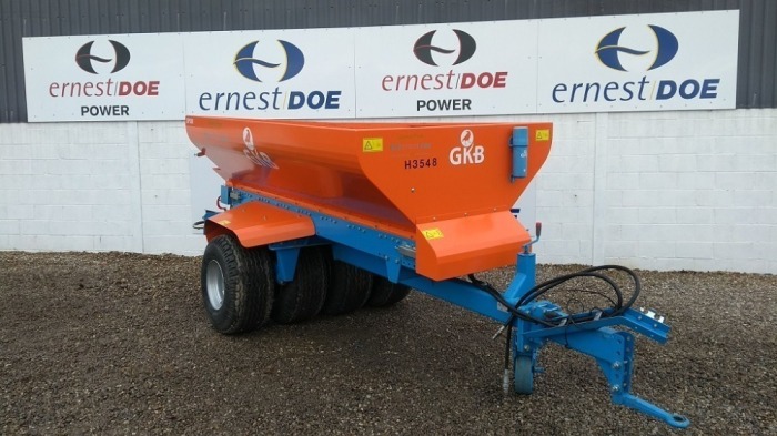 2019 GKB SP300 T/DRESSER SP300 TOPDRESSER EX-HIRE TOP  (H3548) 3M3 CAPACITY, SPREAD WIDTH UP TO 40FT, SIMPLE SPEED ADJUSTMENT VIA VALVE FOR BELT AND SPINNERS, SUITABLE FOR TRACTORS 50HP+ 51931 11181294.   HOPPER SLIGHTLY TWISTED BUT MACHNIE WORKS FINE 