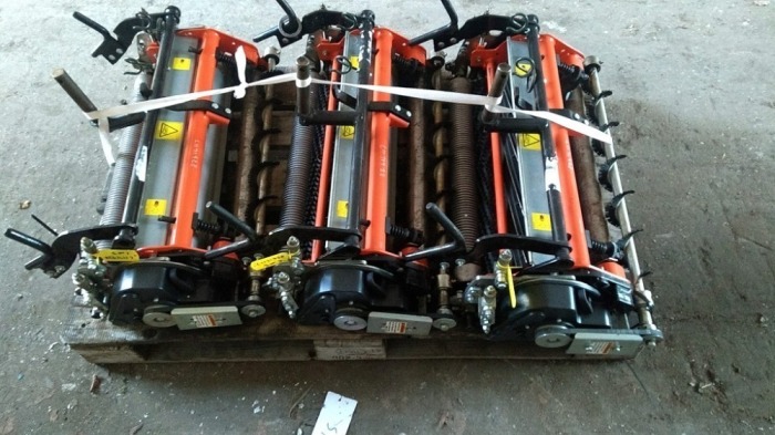 JACOBSEN 15 BLADE UNITS UNUSED SET OF 3 UNITS, C/W REAR ROLLER BRUSHES, BI DIRECTIONAL FRONT BRUSH