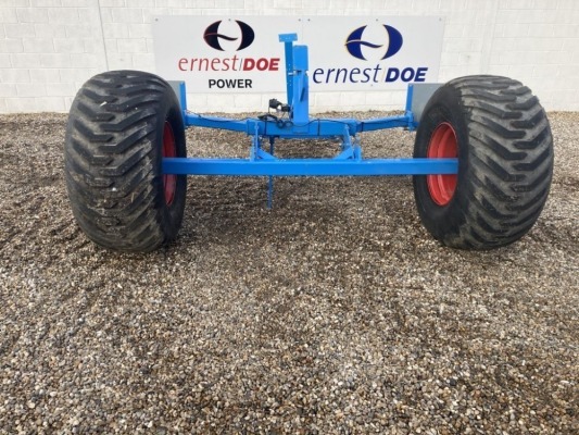 LEMKEN DRILL WHEEL CARRIAGE SHOPSOILED ONE LIGHT BROKEN (MANUFACTURERS WARRANTY APPLIES)