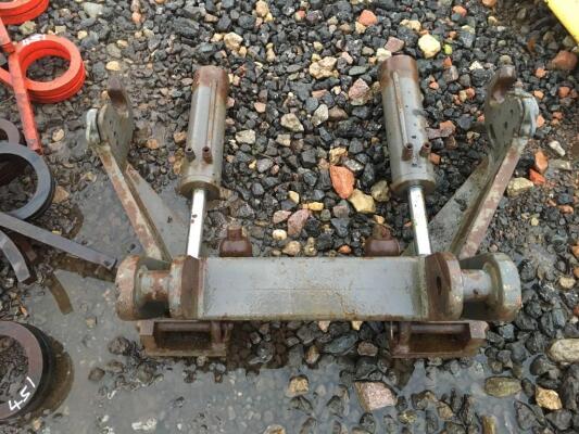 Massey Ferguson Front Linkage UNRESERVED LOT C/C: 87089997