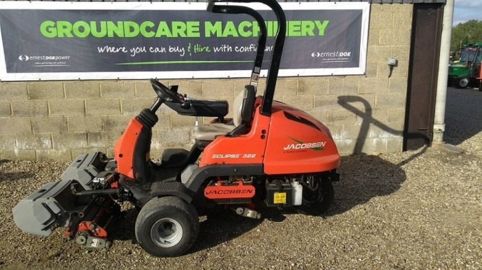 2010 JACOBSEN ECLIPSE 322 GREENS MOWER 13.5 HP KUBOTA DIESEL HYBRID, 48 VOLT AC TRACTION DRIVE, FULLY ADJUSTABLE CUTTING FREQUENCY, SWING OUT CENTRE UNIT, 11- KNIFE CUTTING UNITS, SMOOTH FRONT ROLLERS, REAR ROLLER BRUSHES 6280501964 L117189