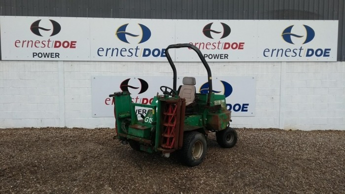 2001 RANSOMES PARKWAY 2250 TRIPLE MOWER 38 HP 4 CYLINDER KUBOTA DIESEL ENGINE, 6- KNIFE 10' MAGNA 250 CUTTING UNITS, 84' WIDTH OF CUT, 4 WHEEL DRIVE, STARTS AND RUNS. WB000617 A1140561