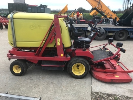 2004 GIANNI FERARI RIDE-ON MOWER 44 HP 4 CYLINDER DIESEL ENGINE, BLOWN NOT FUNCTIONAL, 150CM FRONT MOUNTED DECK, 1300 LITRE HI TIP (2.1M) COLLECTOR. NO REASONABLE OFFER REFUSED OP55061 A1165957