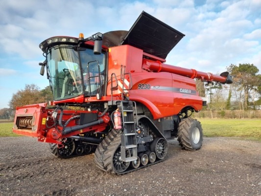 2014 CASE AF9230 COMBINE, 1490 ENGINE HOURS, 1195 THRESHING HOURS, 30' STANDARD TRACKS, 620/70 R26 REAR TYRES, STANDARD CHOPPER, WRAP AROUND UNLOADING AUGER WITH PIVOT SPOUT END, AIR BLOW OFF KIT, LEATHER SEAT, GPS READY,- NO HEADER, REGISTRATION NUMBER A