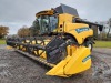 2019 NEW HOLLAND CR8.80ST EX HIRE COMBINE AND HEADER 30FT VF HEADER WITH SIDE KNIFES AND TROLLEY, 28,5 INCH (724MM) SMARTTRAX WITH TERRAGLIDE SUSPENSION, SW500/85R24 MITAS, DFR, TWIN PITCH ROTORS, ENGINE AIR COMPRESSOR WITH BLOW-OFF KIT, 6.4M UNLOADING A