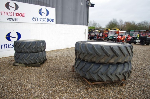 EX HIRE WHEELS AND TYRES 420/85R28 AND 480/80R42 CONTINENTAL - FRONTS - 8 STUD, FRONT HUB DIAMETER - 360MM, REAR - 8 STUD, REAR HUB DIAMETER -220MM (#4)