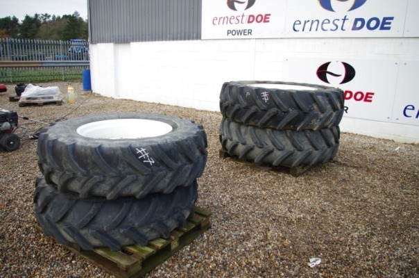 EX HIRE WHEELS AND TYRES 380/85R28 AND 460/85R38 FIRESTONE- NH T7 SWB, FRONT - 8 STUD, FRONT HUB DIAMETER - 360MM, REAR - 8 STUD, REAR HUB DIAMETER -220MM (#7)