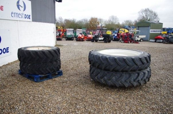2015 BWT EX HIRE ROW-CROP WHEELS AND TYRES 380/85R30 BKT AND 380/90R46 LINGLONG , FRONT - 8 STUD, FRONT HUB DIAMETER- 290MM, REAR - 8 STUD, REAR HUB DIAMETER - 220MM ( FT1537A)