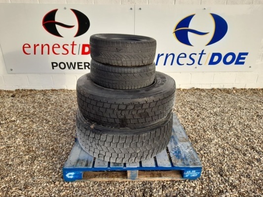 1 X LOT OF MIXED WHEELS & TYRES 2 x 205/55 R16 & 2 x 315/70 R22.5 (1-1) (NO RESERVE)