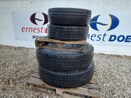 1 X LOT OF MIXED WHEELS & TYRES 2 x 245/70 R17.5 & 2 x 13.6 R22.5 (1-5) (NO RESERVE)