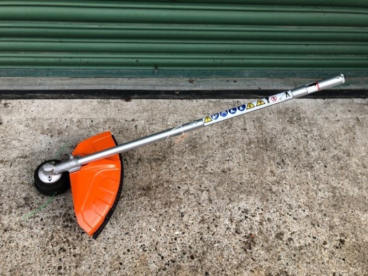 STIHL KM-AC STRIMMER ATTACHEMENT FOR KOMBI, USED SH-BCKM-AC N/A NO WARRANTY (NO RESERVE)