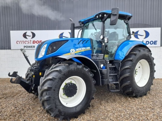 2018 NEW HOLLAND T7.260PCSW 4WD TRACTOR, 40K POWER COMMAND TRANSMISSION, 1874 HOURS, FRONT LINKAGE, FRONT PRO, CAB & FRONT SUSPENSION, 540/540E/1000/1000E PTO, 4 X ELECTRIC SPOOLS, LED LIGHTS, ELECTRIC MIRRORS, CLIMATE CONTROL, DYNAMIC CONTROL HALF LEATHE