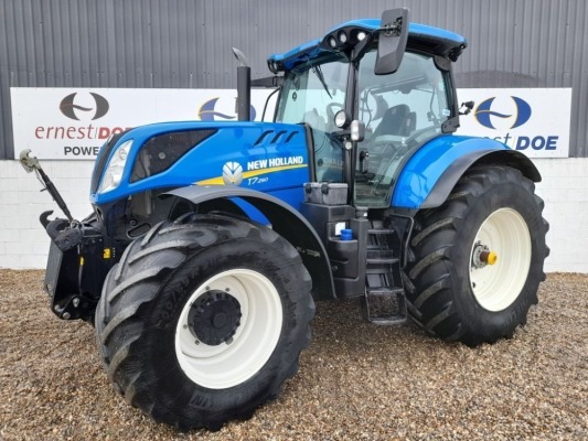 2017 NEW HOLLAND T7.260PCSW 4WD TRACTOR, 40K POWER COMMAND TRANSMISSION, FRONT LINKAGE, CAB & FRONT SUSPENSION, 540/540E/1000/1000E PTO, 4 X ELECTRIC SPOOLS, LED LIGHTS, ELECTRIC MIRRORS, CLIMATE CONTROL, DYNAMIC COMFORT HALF LEATHER SEAT, LEATHER PASSENG