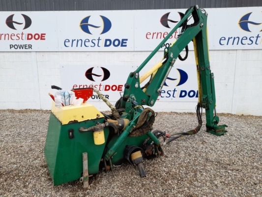 2008 SPEARHEAD EXCEL 645T HEDGECUTTER, 3 POINT LINKAGE MOUNTED, ELECTRIC CONTROLS, TELESCOPIC ARM, PAINT FADED & OFF IN PLACES, HEAD FAULTY, NOT IN WORKING CONDITION, SERIAL NUMBER S082357/S082306 (41171955)