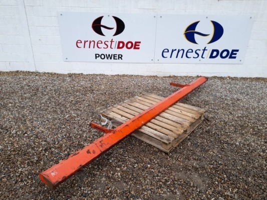 1 X KUHN LEVELLING BOARD, 3.9M LONG, PAINT FADED AND OFF IN PLACES, SURFACE RUST (3) (NO RESERVE)