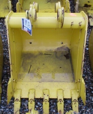 HYUNDAI DIGGING BUCKET TO FIT HYUNDAI R55-7/R55-7A/R55-9/R55-9A/R60CR-9/R60CR-9A 45MM PIN DIAMETER (NO RESERVE)