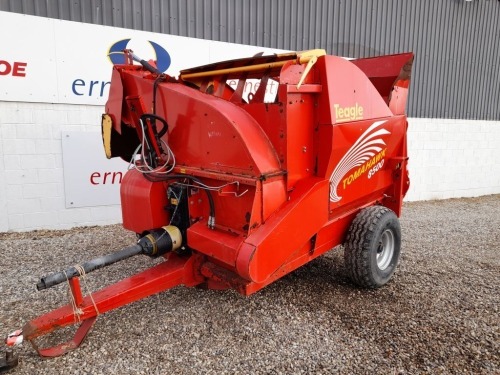 2013 TEAGLE TOMAHAWK 8500 STRAW CHOPPER, TRAILED, FIXED HYDRAULIC SIDE CHUTE, ELECTRIC CONTROLS, HYDRAULIC REAR DOOR, 12.5/80-15.3 TYRES, CHAIN GUARD MISSING, CHUTE RUSTED AND HAS BEEN WELDED AND REPAIRED, END OF DOOR HAS BEEN WELDED AND REPAIRED AND IS S
