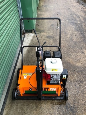 2018 ELIET E750 FB SCARIFIER XH-PSE750FB 1634003 WARRANTY 1 YEAR AS NEW SOME MARKS.  c/w ELIET E750TOW TOWING KIT FOR FB SCARIFIER XH-PSE750TOW 1634003 