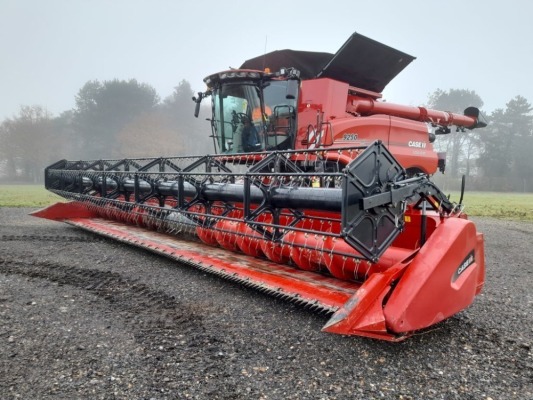 2020 CASE IH AF9250 COMBINE AND 35' VF HEADER WITH TWIN SIDE KNIVES(2018) AND TROLLEY.  610mm (24'') SUSPENDED 4 ROLLER TRACKS & 500/86R24 MITAS REAR WHEELS, AUTOMATIC CLEANING FAN  RPM SETTINGS ON SLOPES, COMPRESSOR KIT, ROTARY DUST SCREEN, DISTANCE LIGH