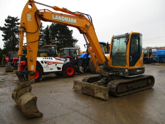 2014 HYUNDAI R80CR-9 CALL TO VIEW - RUBBER TRACKS, DOZER BLADE, LONG ARM, BREAKER PIPING, BOOM & ARM VALVES, AIR CON, HYD QUICK HITCH, FLASHING BEACON, HOURS 3800. (11180780)